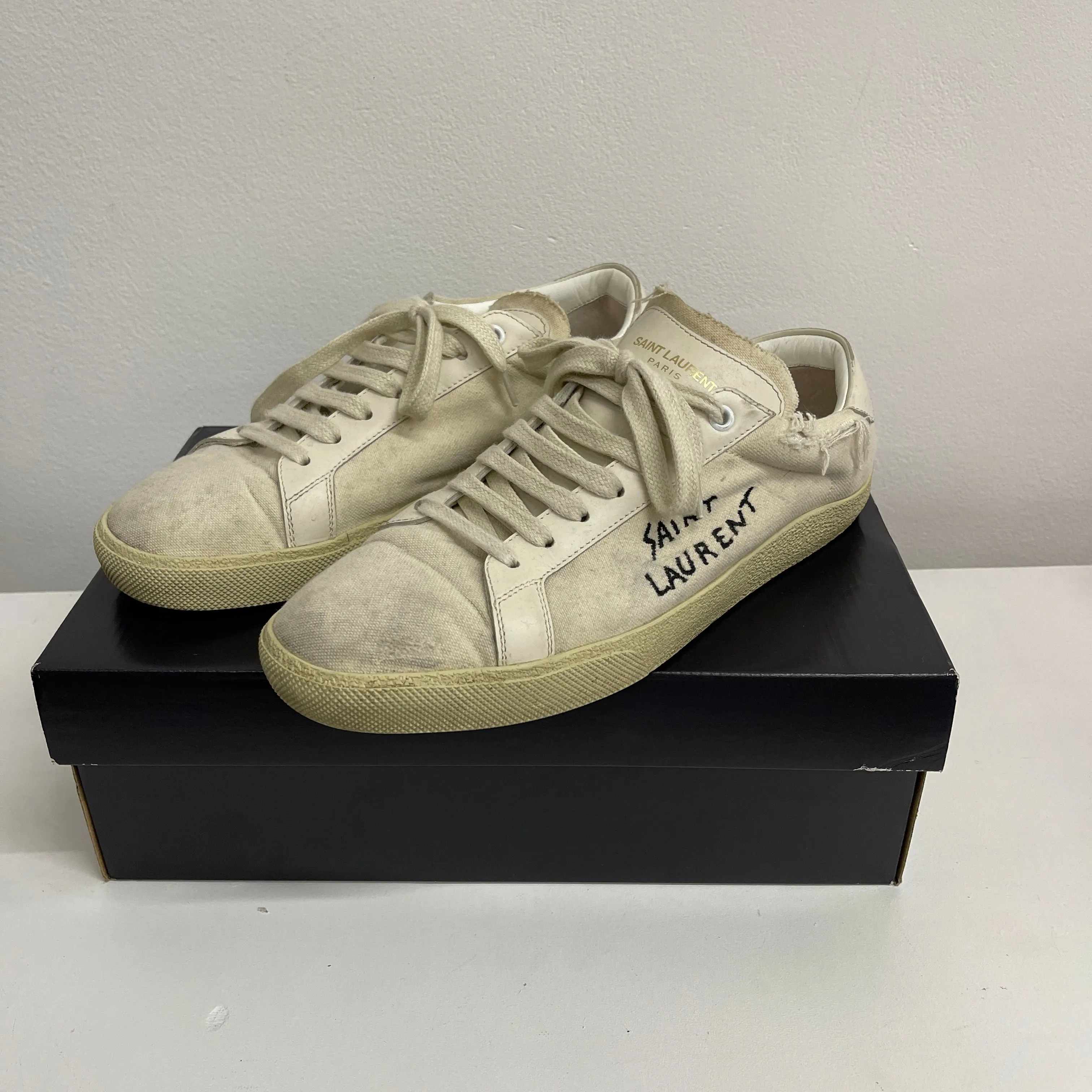 PRE LOVED - SAINT LAURENT COURT CLASSIC SL/06 EMBROIDERED SNEAKERS IN CANVAS AND LEATHER